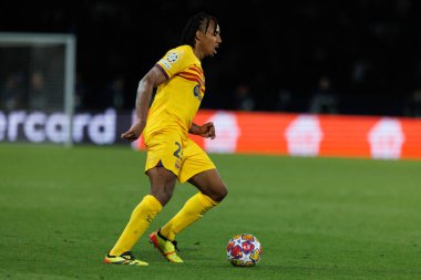 Jules Kounde UEFA Şampiyonlar Ligi çeyrek finalinde Paris Saint-Germain FC ve FC Barcelona arasında Parc des Princes, Paris, Fransa 'da (Maciej Rogowski)