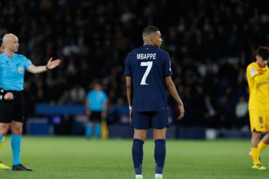 UEFA Şampiyonlar Ligi çeyrek finalinde Kylian Mbappe Paris Saint-Germain FC ve FC Barcelona arasında Parc des Princes, Paris 'te (Maciej Rogowski)