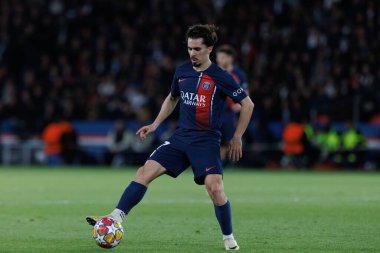Paris Saint-Germain FC ile FC Barcelona arasındaki UEFA Şampiyonlar Ligi çeyrek finalinde Vitinha, Paris, Fransa (Maciej Rogowski))