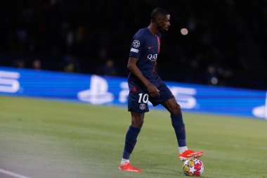 Ousmane Dembele UEFA Şampiyonlar Ligi çeyrek finalinde Paris Saint-Germain FC ve FC Barcelona arasında Paris des Princes, Fransa 'da (Maciej Rogowski)