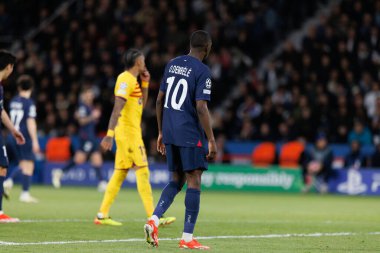 Ousmane Dembele UEFA Şampiyonlar Ligi çeyrek finalinde Paris Saint-Germain FC ve FC Barcelona arasında Paris des Princes, Fransa 'da (Maciej Rogowski)