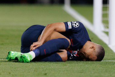 UEFA Şampiyonlar Ligi çeyrek finalinde Kylian Mbappe Paris Saint-Germain FC ve FC Barcelona arasında Parc des Princes, Paris 'te (Maciej Rogowski)
