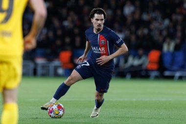 Paris Saint-Germain FC ile FC Barcelona arasındaki UEFA Şampiyonlar Ligi çeyrek finalinde Vitinha, Paris, Fransa (Maciej Rogowski))