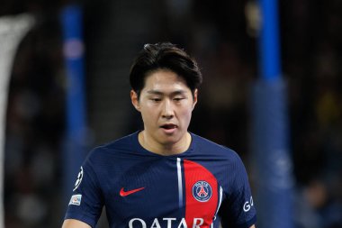 Lee Kang-in UEFA Şampiyonlar Ligi çeyrek finalinde Paris Saint-Germain FC ve FC Barcelona arasında Parc des Princes, Paris, Fransa 'da (Maciej Rogowski)