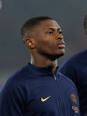 Paris Saint-Germain FC ve FC Barcelona arasındaki UEFA Şampiyonlar Ligi çeyrek finali sırasında Paris des Princes, Fransa 'da Nuno Mendes (Maciej Rogowski)