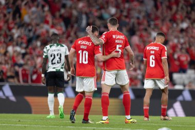 Liga Portekiz maçında SL Benfica ve Moreirense FC 'nin oynadığı Estadio Da Luz, Lizbon' da gol attıktan sonra Orkun Kokcu bunu kutluyor. (Maciej Rogowski)