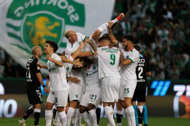 Spor Oyuncuları, Portekiz 'in Lizbon şehrindeki Estadio Jose Alvalade' de oynanan Liga CP ve Vitoria SC maçlarını kutluyor. (Maciej Rogowski)