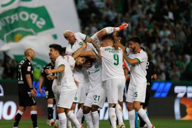 Spor Oyuncuları, Portekiz 'in Lizbon şehrindeki Estadio Jose Alvalade' de oynanan Liga CP ve Vitoria SC maçlarını kutluyor. (Maciej Rogowski)