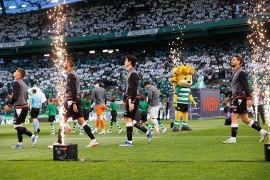 Portekiz 'deki Estadio Jose Alvalade, Lizbon' da Liga Portekiz maçı sırasında Vitoria 'nın oyuncuları. (Maciej Rogowski)