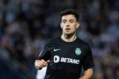 Portekiz 'de Estadio Municipal de Famalicao, Vila Nova de Famalicao' da FC Famalicao ile Sporting CP arasında oynanan Liga Portekiz maçı sırasında Pedro Goncalves. (Maciej Rogowski)