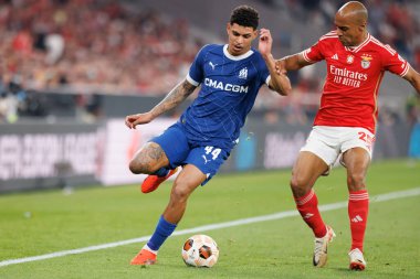 Luis Henrique, Joao Mario UEFA Avrupa Ligi maçında SL Benfica ve Olympique de Marseille arasında Estadio Da Luz, Lizbon, Portekiz 'de oynandı. (Maciej Rogowski)