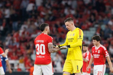 Nicolas Otamendi, Anatoliy Trubin UEFA Avrupa Ligi maçında SL Benfica ve Olympique de Marseille arasında Estadio Da Luz, Lizbon, Portekiz 'de oynanmıştır. (Maciej Rogowski)