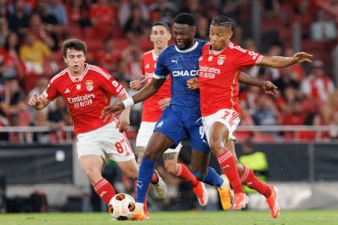 Neves, Mbemba, Neres UEFA Avrupa Ligi maçında SL Benfica ve Olympique de Marseille arasında Estadio Da Luz, Lizbon, Portekiz 'de oynandı. (Maciej Rogowski)