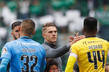 Liga Portekiz maçı sırasında Portekiz 'deki Portimonense oyuncuları arasında oynanan Viktor Gyokeres ile Portekiz' deki Estadio Jose Alvalade 'de oynanan Sporting CP ve Portimonense SC arasında. (Maciej Rogowski)