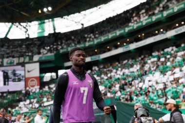 Portekiz 'deki Estadio Jose Alvalade, Lizbon' daki Liga Portekiz maçı sırasında Steve Mvoue, Sporting CP ve Portimonense SC arasında oynamıştır. (Maciej Rogowski)