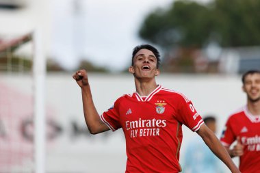 Joao Rego, Liga Portekiz 2 maçında SL Benfica B ve Pacos De Ferreira ile oynadığı Benfica Campus, Seixal, Lizbon, Portekiz maçında attığı golü kutlar. (Maciej Rogowski)