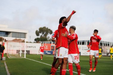 Caue, Liga Portekiz 2 maçında SL Benfica B ve Pacos De Ferreira ile oynadığı Benfica Campus, Seixal, Lizbon, Portekiz maçında gol attıktan sonra bunu kutlar. (Maciej Rogowski)