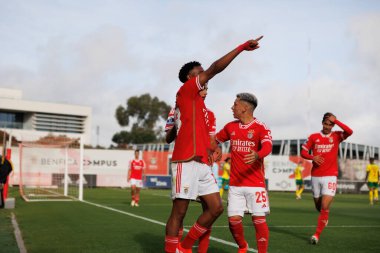 Caue, Liga Portekiz 2 maçında SL Benfica B ve Pacos De Ferreira ile oynadığı Benfica Campus, Seixal, Lizbon, Portekiz maçında gol attıktan sonra bunu kutlar. (Maciej Rogowski)