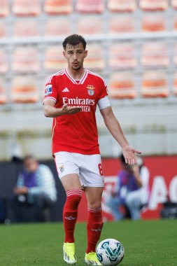 Adrian Bajrami, Liga Portekiz 2 maçında SL Benfica B ve Pacos De Ferreira arasında Benfica Campus, Seixal, Lizbon, Portekiz 'de oynandı. (Maciej Rogowski)