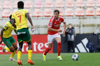 Adrian Bajrami, Liga Portekiz 2 maçında SL Benfica B ve Pacos De Ferreira arasında Benfica Campus, Seixal, Lizbon, Portekiz 'de oynandı. (Maciej Rogowski)