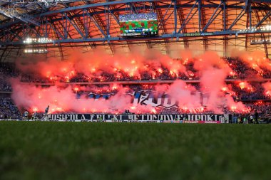 PKO BP Ekstraklasa maçında Lech Poznan ile Legia Warszawa arasında oynanan Enea Stadyumu 'nda Lech Poznan taraftarları (Maciej Rogowski)