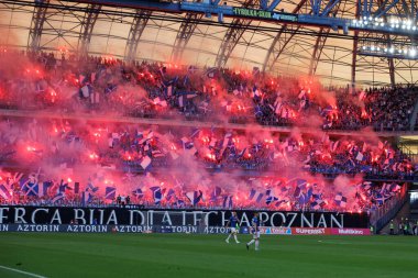 PKO BP Ekstraklasa maçında Lech Poznan ile Legia Warszawa arasında oynanan Enea Stadyumu 'nda Lech Poznan taraftarları (Maciej Rogowski)