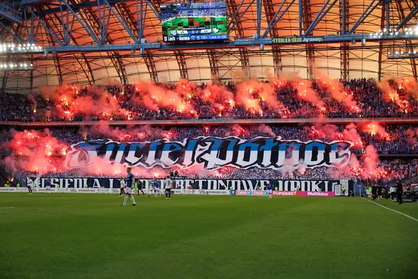 PKO BP Ekstraklasa maçında Lech Poznan ile Legia Warszawa arasında oynanan Enea Stadyumu 'nda Lech Poznan taraftarları (Maciej Rogowski)