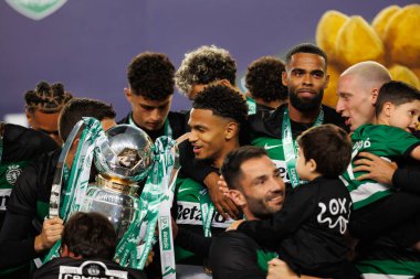 Spor Oyuncuları, Portekiz 'in Lizbon şehrindeki Estadio Jose Alvalade' de oynanan Liga CP ve GD Chaves maçlarını kutluyor. (Maciej Rogowski)