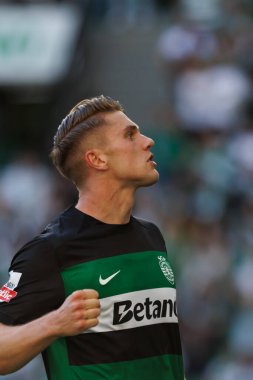 Viktor Gyokeres, Portekiz 'in Lizbon şehrindeki Estadio Jose Alvalade' de oynanan Liga CP ve GD Chaves maçlarında attığı golü kutluyor. (Maciej Rogowski)