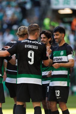 Viktor Gyokeres, Portekiz 'in Lizbon şehrindeki Estadio Jose Alvalade' de oynanan Liga CP ve GD Chaves maçlarında attığı golü kutluyor. (Maciej Rogowski)