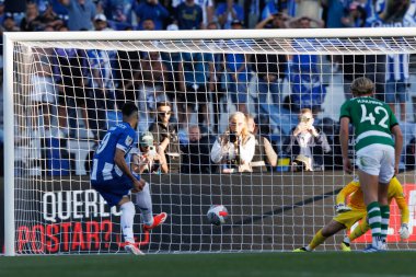 Mehdi Taremi (FC Porto), Portekiz 'in başkenti Lizbon' da bulunan Estadio Nacional Jamor 'da FC Porto ile Sporting CP arasında oynanan 2024 final maçında belirleyici penaltı kaydetti. (Maciej Rogowski)