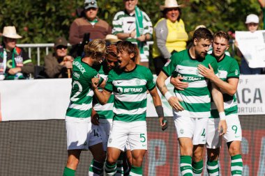 Spor Oyuncuları, Portekiz 'in başkenti Lizbon' daki Estadio Nacional Jamor 'da FC Porto ile Sporting CP (2: 1) arasında oynanan Taca de Portugal 2024 final maçında Jeremiah St. Juste' nin attığı golü kutluyorlar. (Maciej Rogowski)