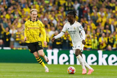 Julian Brandt, Eduardo Camavinga 2024 Şampiyonlar Ligi finalinde Borussia Dortmund ve Real Madrid arasında Wembley Stadyumu, İngiltere (Maciej Rogowski))