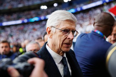 Borussia Dortmund ve Real Madrid (Maciej Rogowski) arasında oynanan 2024 Şampiyonlar Ligi final maçında Arsene Wenger)