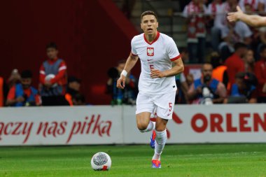 Polonya ve Türkiye milli takımları arasında PGE Narodowy, Varşova, Polonya 'da oynanan dostça maç sırasında Jan Bednarek (Maciej Rogowski)