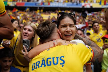 Denis Dragus ve eşi UEFA Euro 2024 maçında Romanya ve Ukrayna milli takımları arasında Allianz Arena, Münih, Almanya (Maciej Rogowski))