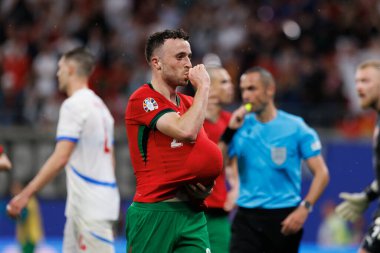 Diogo Jota, Portekiz ve Çek Cumhuriyeti milli takımları arasında oynanan ve Red Bull Arena, Leipzig, Almanya (Maciej Rogowski) arasında oynanan UEFA Euro 2024 maçında attığı isimsiz golü kutluyor.)