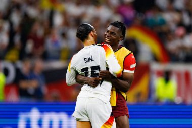 Leroy Sane, Breel Embolo UEFA Euro 2024 maçında İsviçre ve Almanya milli takımları arasında Frankfurt, Almanya 'da Deutsche Bank Park' ta görüldü (Maciej Rogowski)