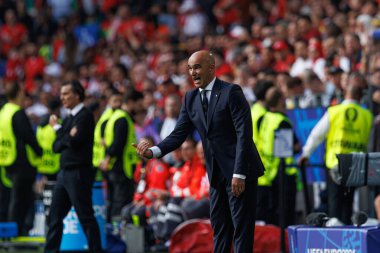 Roberto Martinez, UEFA Euro 2024 maçında Türkiye ve Portekiz milli takımları arasında Almanya 'nın Dortmund kentindeki Signal Iduna Park' ta görüldü (Maciej Rogowski))