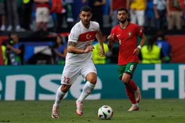 Kaan Ayhan, Türkiye ve Portekiz milli takımları arasında oynanan UEFA Euro 2024 maçında Almanya 'nın Dortmund kentindeki Signal Iduna Park' ta görüldü (Maciej Rogowski))