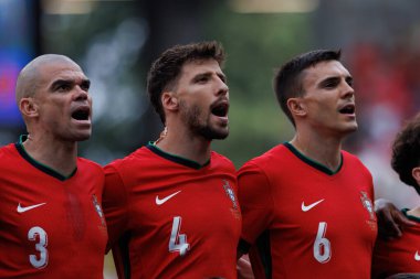 Pepe, Ruben Dias, Joao Palhinha UEFA Euro 2024 maçında Türkiye ve Portekiz milli takımları arasında Signal Iduna Park, Dortmund, Almanya 'da görüldü (Maciej Rogowski))