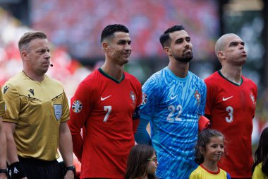Cristiano Ronaldo, Diogo Costa, Pepe UEFA Euro 2024 maçında Türkiye ve Portekiz milli takımları arasında Signal Iduna Park, Dortmund, Almanya 'da görüldü (Maciej Rogowski))