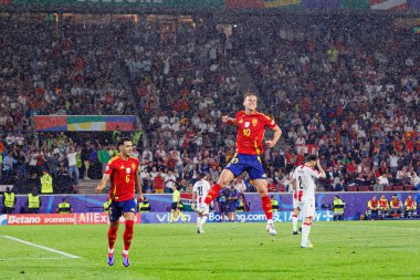 Dani Olmo, Almanya 'nın Köln kentinde oynanan RheinEnergieStadion' da İspanya ve Gürcistan milli takımları arasında oynanan 16 maçlık UEFA Euro 2024 maçında attığı golü kutlarken görüldü (Maciej Rogowski))