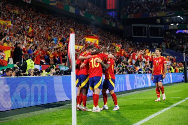 Nico Williams, İspanya ve Gürcistan milli takımları arasında oynanan UEFA Euro 2024 maçında attığı golün ardından Almanya 'nın Köln kentinde düzenlenen RheinEnergieStadion' da kutlama yaparken görüldü (Maciej Rogowski)