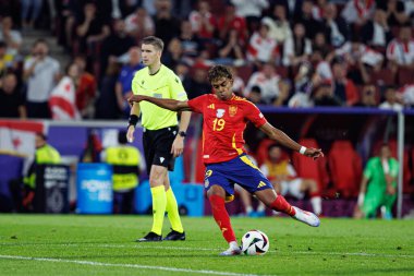 Lamine Yamal, İspanya ve Gürcistan milli takımları arasında oynanan UEFA Euro 2024 turu sırasında Almanya 'nın Köln kentinde görüldü (Maciej Rogowski)