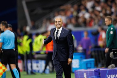 Roberto Martinez, Portekiz ve Slovenya milli takımları arasında Almanya 'nın Deutsche Bank Park kentinde oynanan 16 maçlık UEFA Euro 2024 raundunda görüldü (Maciej Rogowski)