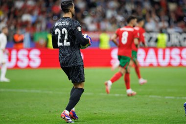 Diogo Costa, Portekiz ve Slovenya milli takımları arasında Almanya 'nın Deutsche Bank Park kentinde oynanan 16 maçlık UEFA Euro 2024 raundunda görüldü (Maciej Rogowski)