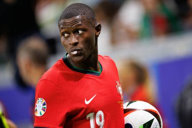 Nuno Mendes, Portekiz ve Slovenya milli takımları arasında Almanya 'nın Deutsche Bank Park kentinde oynanan 16 maçlık UEFA Euro 2024 raundunda görüldü (Maciej Rogowski)