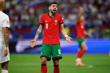 Bruno Fernandes, Portekiz ve Slovenya milli takımları arasında Almanya 'nın Deutsche Bank Park kentinde oynanan 16 maçlık UEFA Euro 2024 raundunda görüldü (Maciej Rogowski)