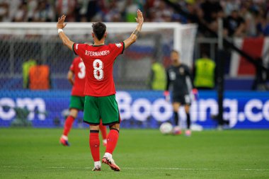 Bruno Fernandes, Portekiz ve Slovenya milli takımları arasında Almanya 'nın Deutsche Bank Park kentinde oynanan 16 maçlık UEFA Euro 2024 raundunda görüldü (Maciej Rogowski)